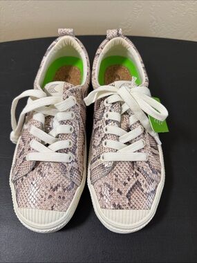 Cariuma Kids Snake-Print Sneakers in Cream and Pink